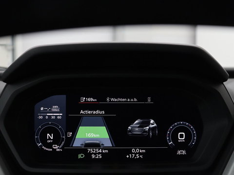 Audi Q4 e-tron 35 Launch edition 55 kWh | Warmtepomp | Stoelverwarming | Carplay | Full LED | 19'' | Navigatie | Parkeerhulp | DAB | Climate control | Cruise control | Bluetooth