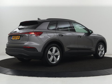 Audi Q4 e-tron 35 Launch edition 55 kWh | Warmtepomp | Stoelverwarming | Carplay | Full LED | 19'' | Navigatie | Parkeerhulp | DAB | Climate control | Cruise control | Bluetooth