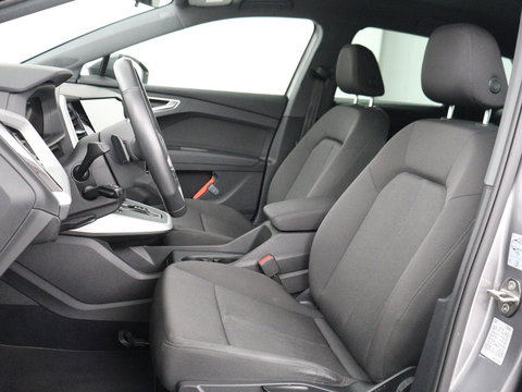 Audi Q4 e-tron 35 Launch edition 55 kWh | Warmtepomp | Stoelverwarming | Carplay | Full LED | 19'' | Navigatie | Parkeerhulp | DAB | Climate control | Cruise control | Bluetooth