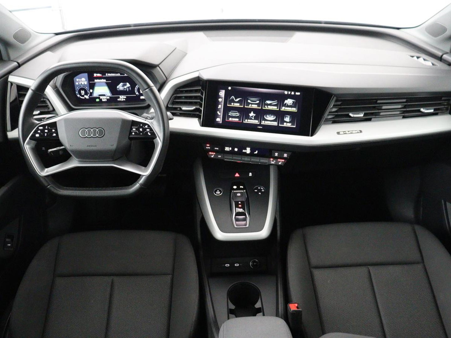 Audi Q4 e-tron 35 Launch edition 55 kWh | Warmtepomp | Stoelverwarming | Carplay | Full LED | 19'' | Navigatie | Parkeerhulp | DAB | Climate control | Cruise control | Bluetooth