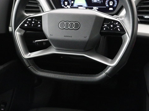 Audi Q4 e-tron 35 Launch edition 55 kWh | Warmtepomp | Stoelverwarming | Carplay | Full LED | 19'' | Navigatie | Parkeerhulp | DAB | Climate control | Cruise control | Bluetooth