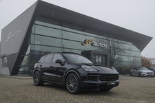 Porsche Cayenne - S 2.9 V6 441pk Panoramadak Luchvering Matrix led Comfortstoelen Memory Camera 21" LMV