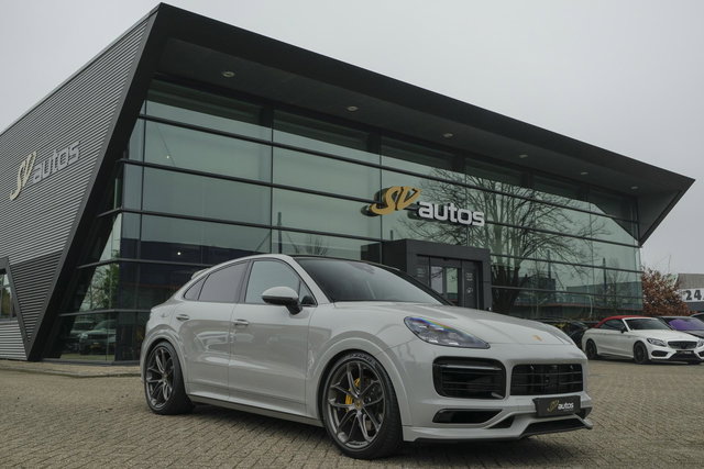 Porsche Cayenne - Coupé 3.0 E-Hybrid 462PK Krijtgrijs SportDesign Luchtvering *SOH 82%* Lightweight Package Carbon Dak 4-wielsturing NLauto