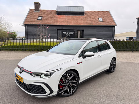 Volkswagen Golf 2.0 TSI GTI Panoramadak Leer Stoelverwarming/Verkoeling Camera Keyless entry