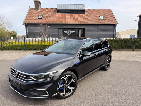 Volkswagen Passat Variant 1.4 TSI PHEV GTE PANORAMDAK VIRTUAL COCKPIT LEER NAVI CAMERA IQ-MATRIX ELECTR-TREKHAAK