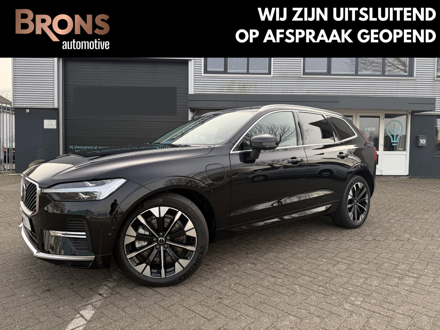 Volvo XC60 2.0 T6 Plug-in hybrid AWD Ultra Bright Facelift model l Luchtvering l Trekhaak l 360