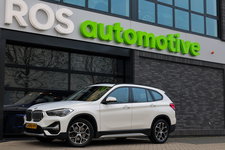 BMW X1 - sDrive20i Executive Edition | NAP! | DEALER.OND | PANO | HUD | TREKHAAK | STOELVERWARMING |