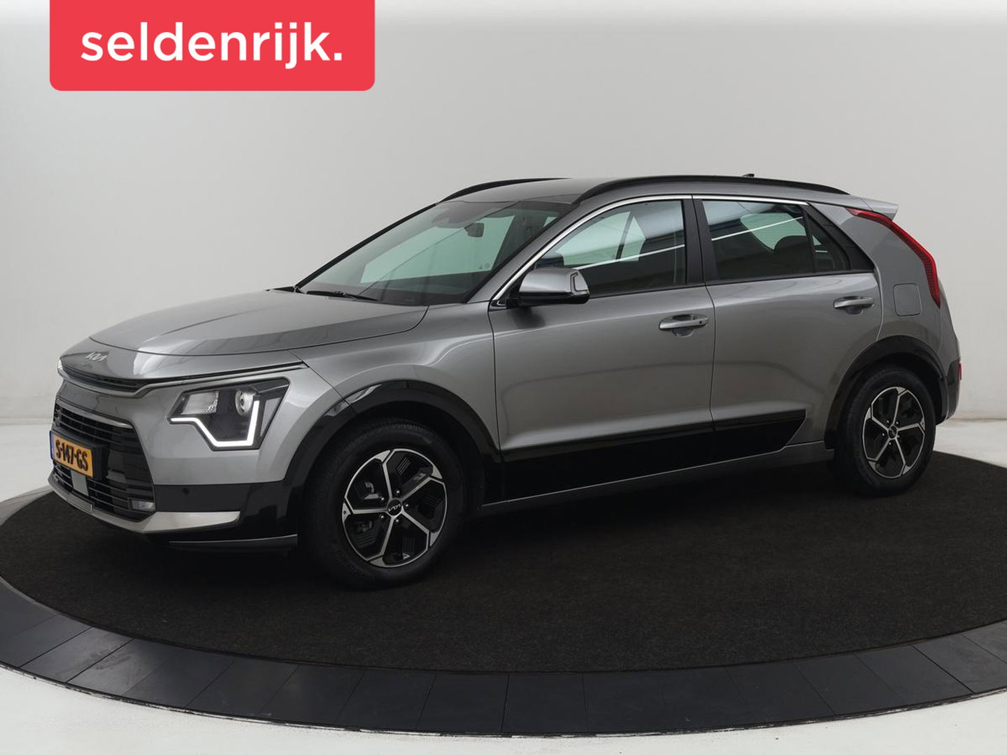 Kia Niro 1.6 GDi Hybrid DynamicLine | Trekhaak | Adaptive cruise | Camera | Carplay | Half leder | Navigatie | Sfeerverlichting | File Assistent | Parkeerhulp | Keyless | Climate control