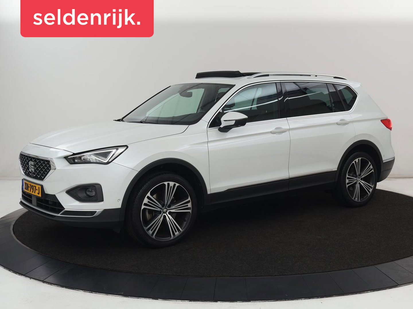 SEAT Tarraco 2.0 TSI 4Drive Xcellence 7 Persoons | Trekhaak | Panoramadak | Carplay | Alcantara | Adaptive cruise | BLIS | Stoelverwarming | Camera | Beats Pack