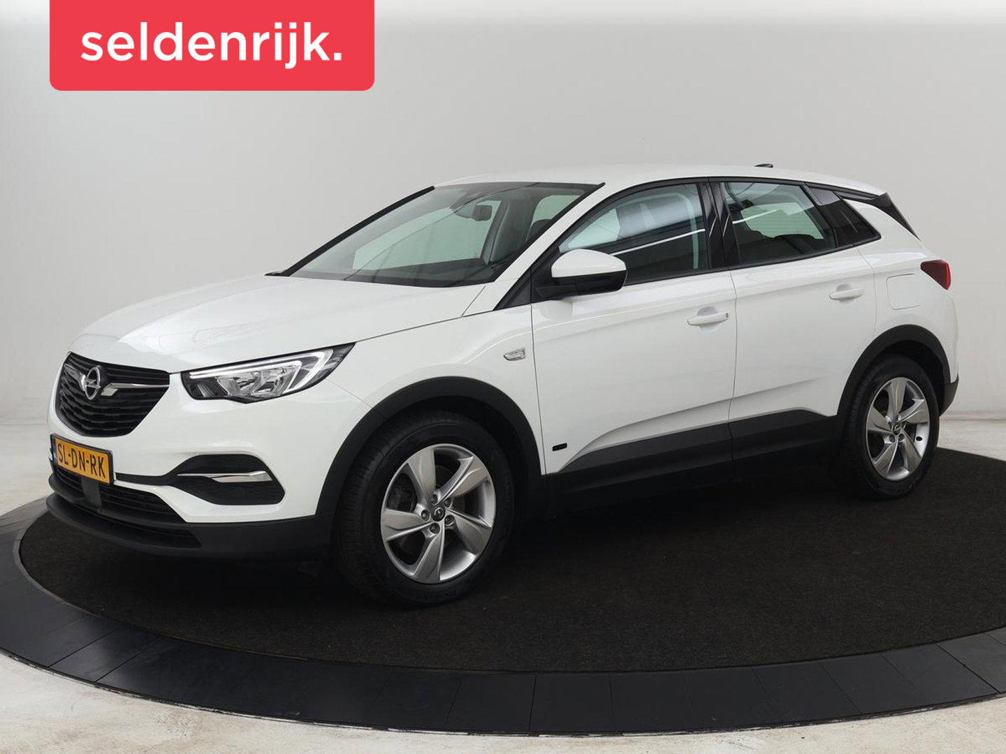 Opel Grandland X 1.6 Turbo Hybrid Business Edition | SOH 95% | Trekhaak | Navigatie | Carplay | Parkeerhulp | Full LED | Cruise control | Bluetooth | Climate control | PHEV | Plug In