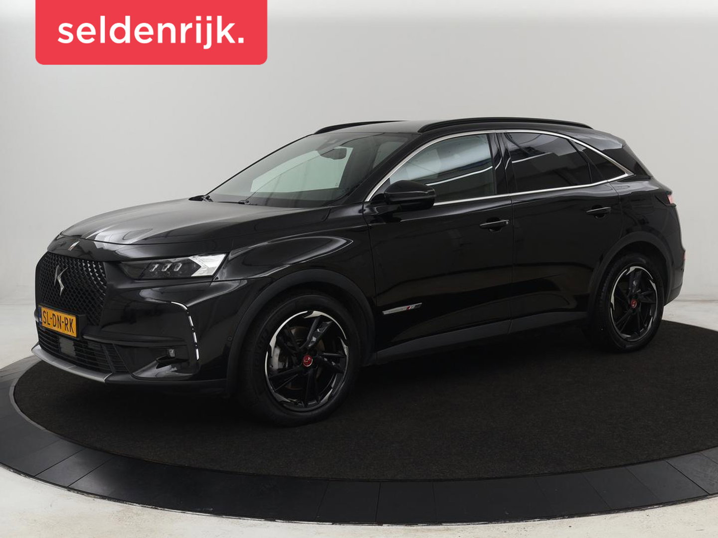 DS 7 Crossback E-Tense Performance Line 225 | SOH 90% | Stoelverwarming | Adaptive cruise | Alcantara | Keyless | Full LED | Carplay | Navigatie | Memory | Digital Cockpit | Dodehoek detectie | DAB | Getint glas | PHEV | Plug In