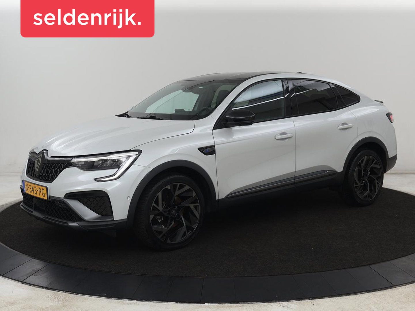 Renault Arkana 1.6 E-Tech full hybrid 145 esprit Alpine | Origineel NL | Leder/Alcantara | Stoelverwarming | 360 Camera | Adaptive cruise | BOSE Sound | Carplay | Navigatie | 19'' | Sfeerverlichting