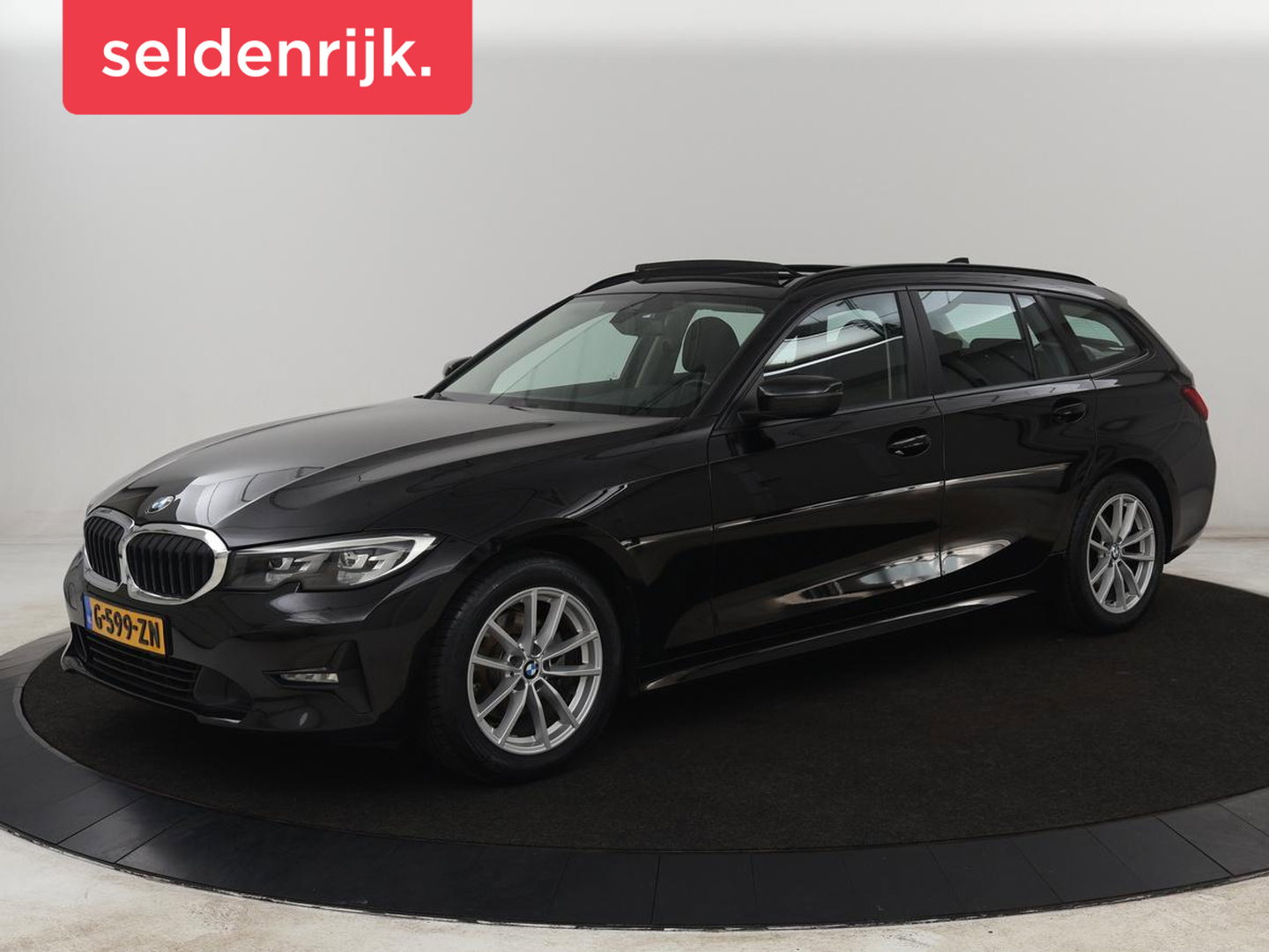 BMW 3-serie 320i Executive Edition | Panoramadak | Carplay | Navigatie | Live Cockpit | Full LED | Parkeerhulp | Cruise control | Climate control
