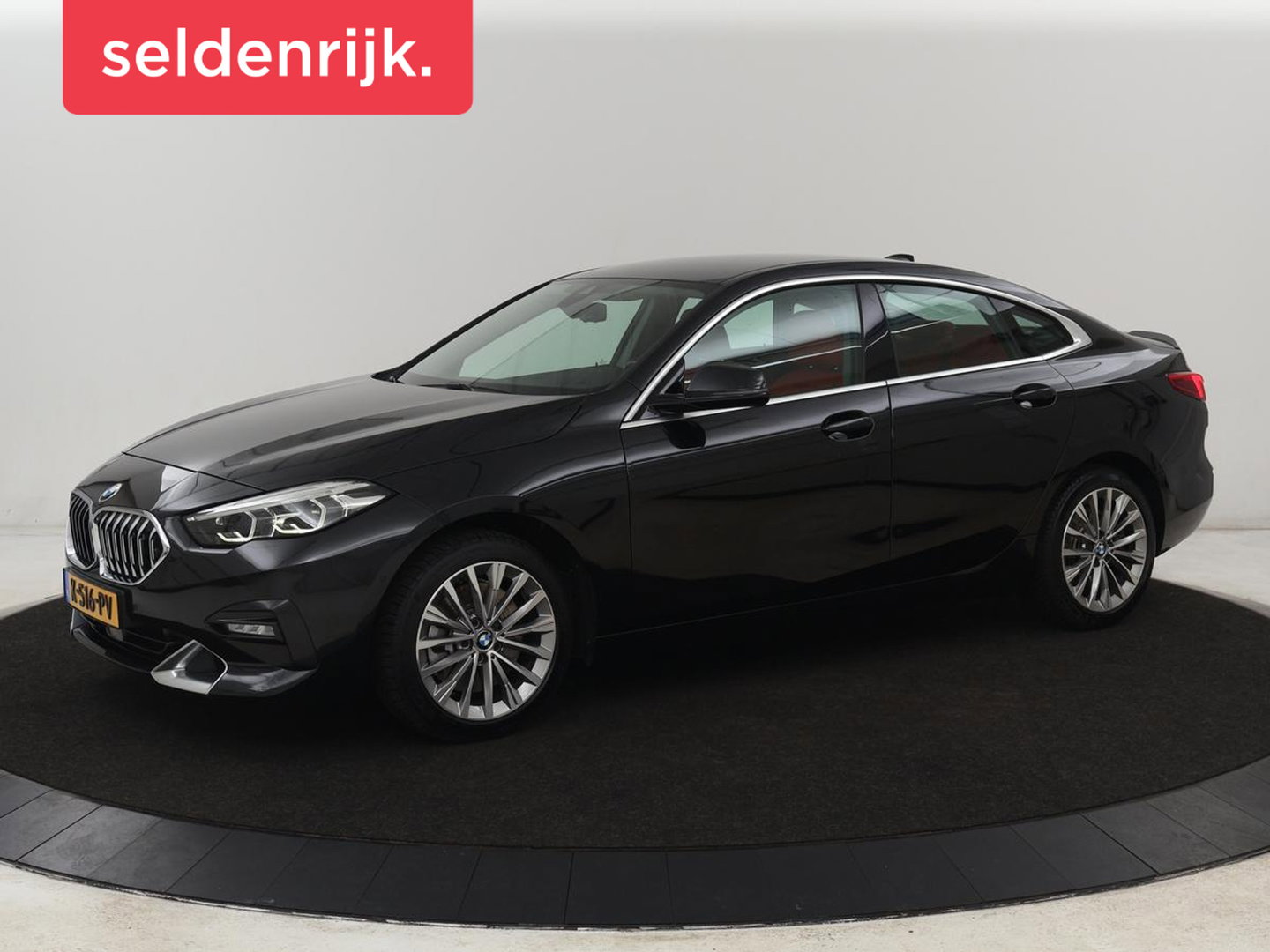 BMW 2 Serie Gran Coupé 220i High Executive | Head-Up | Adaptive cruise | Leder | Camera | Stoelverwarming | Sportstoelen | Luxury Line | Carplay | Live Cockpit | Navigatie | Park Assist | Full LED