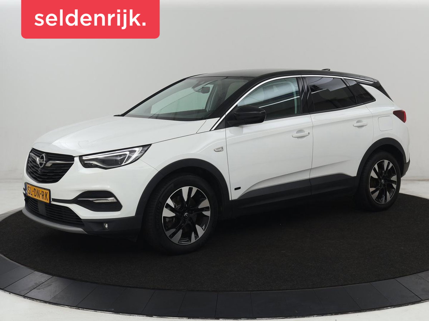 Opel Grandland X 1.6 Turbo Hybrid Elegance | SOH 93% | Stoelventilatie | Leder | Trekhaak | 360 Camera | Carplay | Stoelverwarming | Navigatie | Full LED | Cruise control | Bluetooth | Climate control | PHEV | Plug In