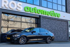BMW 3 Serie - 330i M-Sport Business Edition Plus | NAP! | TOPSTAAT! | M-SPORT | PANO | LASER | MEMORY | H&K | CARBON INTERIEUR