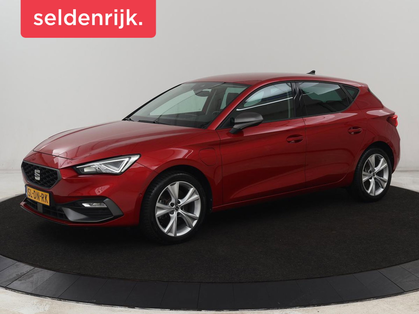 SEAT Leon 1.4 TSI eHybrid PHEV FR | Stoel & stuurverwarming | Camera | Adaptive cruise | Carplay | Navigatie | Sfeerverlichting | Park Assist | Climate control | Full LED | PHEV | Plug In
