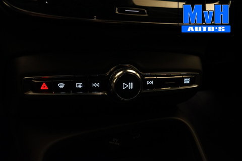 Volvo XC40 1.5 T4 Recharge Inscription Expression|TREKH|LED