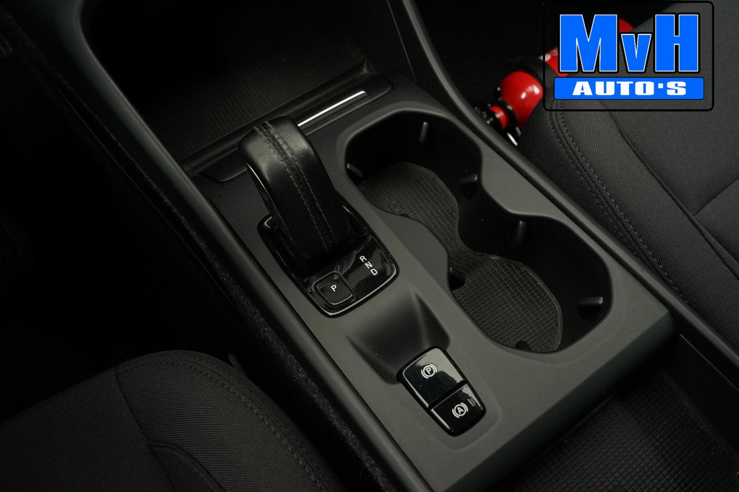 Volvo XC40 1.5 T4 Recharge Inscription Expression|TREKH|LED