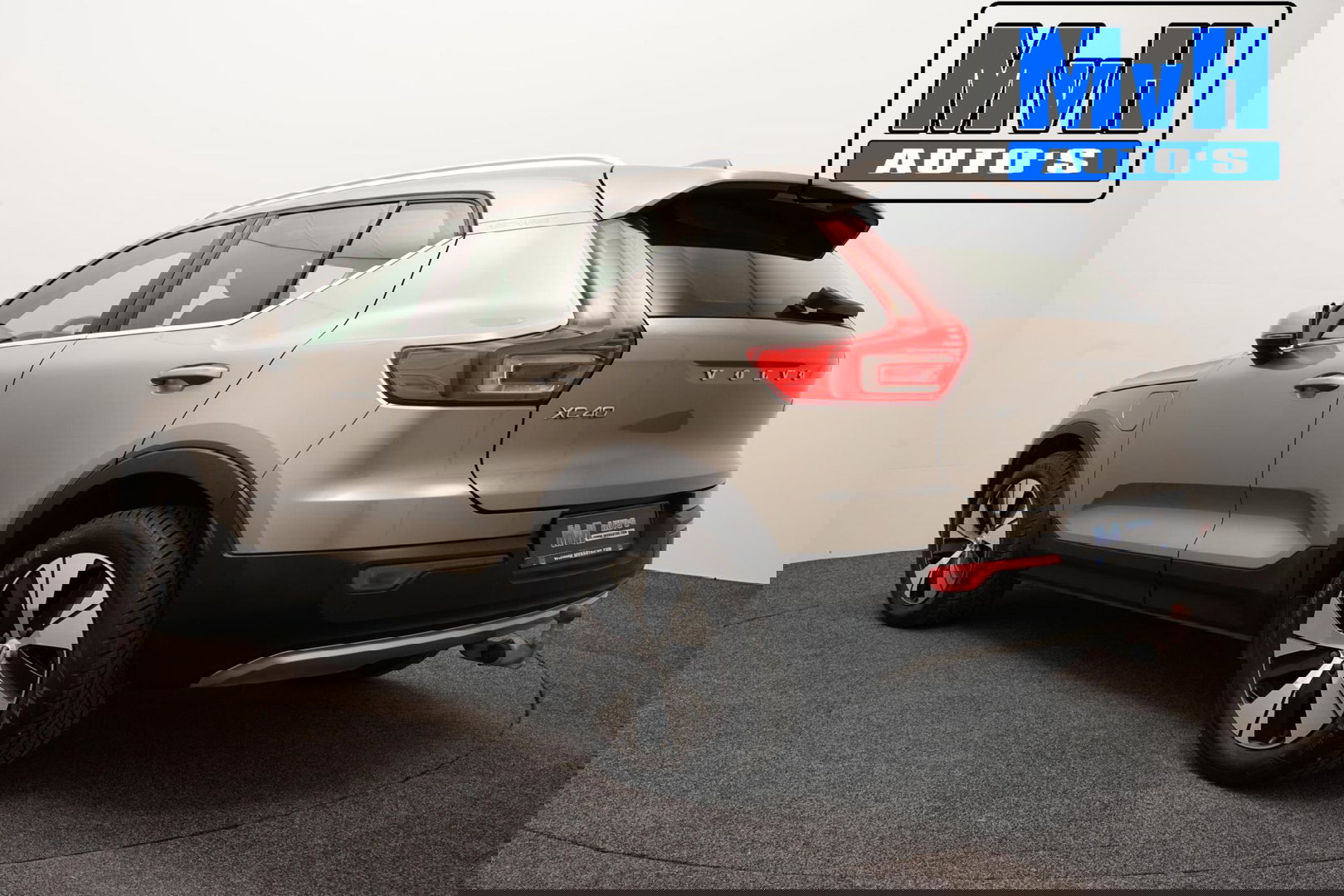 Volvo XC40 1.5 T4 Recharge Inscription Expression|TREKH|LED