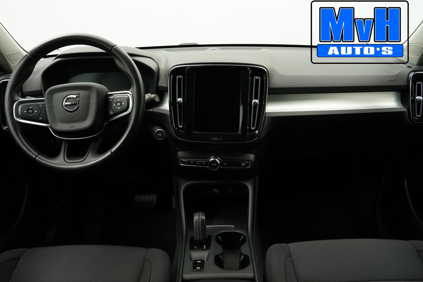 Volvo XC40 1.5 T4 Recharge Inscription Expression|TREKH|LED