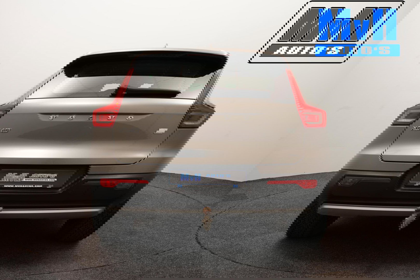 Volvo XC40 1.5 T4 Recharge Inscription Expression|TREKH|LED