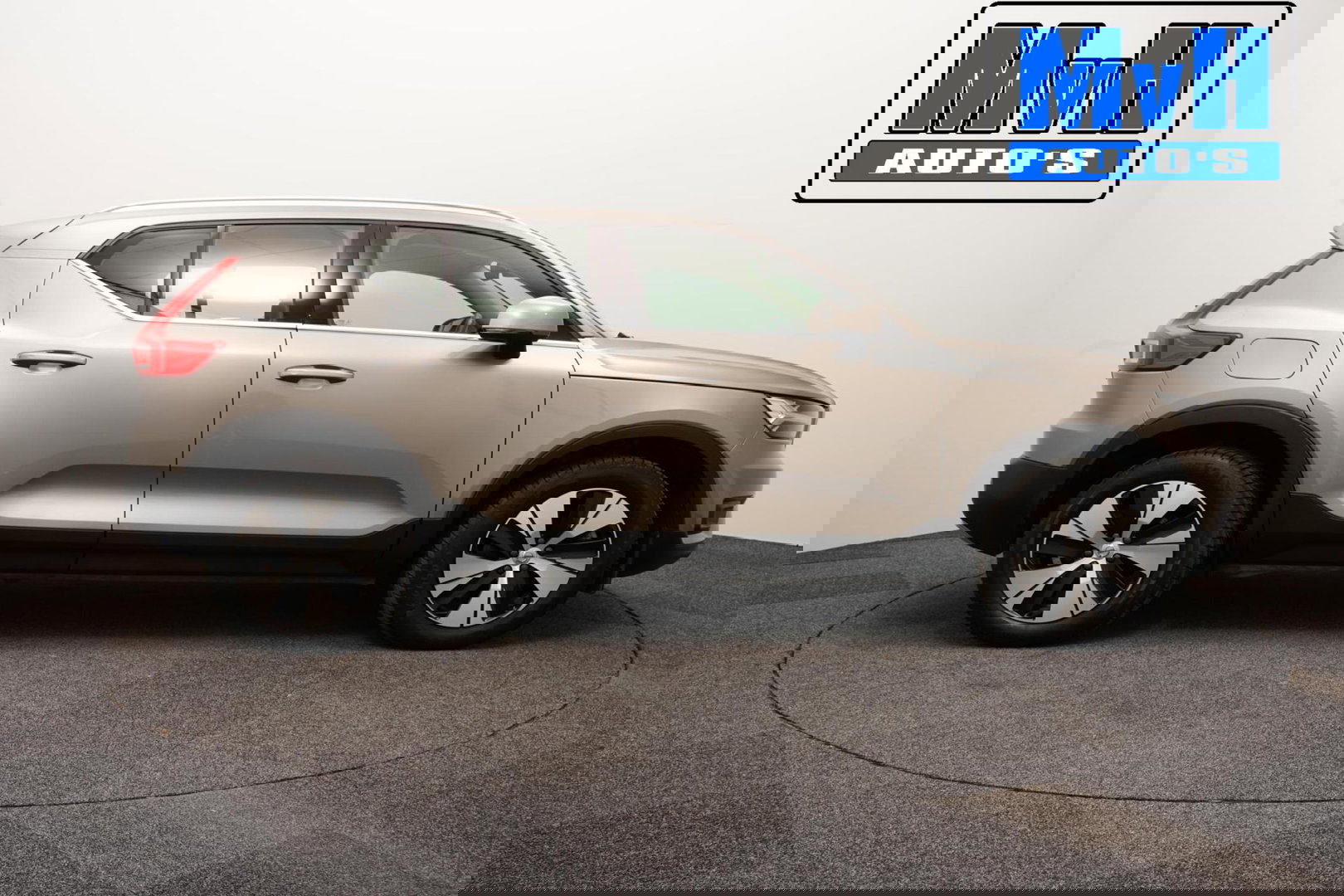 Volvo XC40 1.5 T4 Recharge Inscription Expression|TREKH|LED