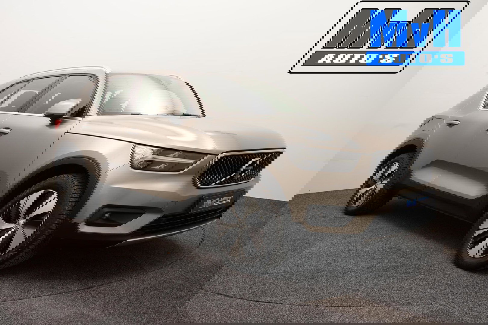 Volvo XC40 1.5 T4 Recharge Inscription Expression|TREKH|LED