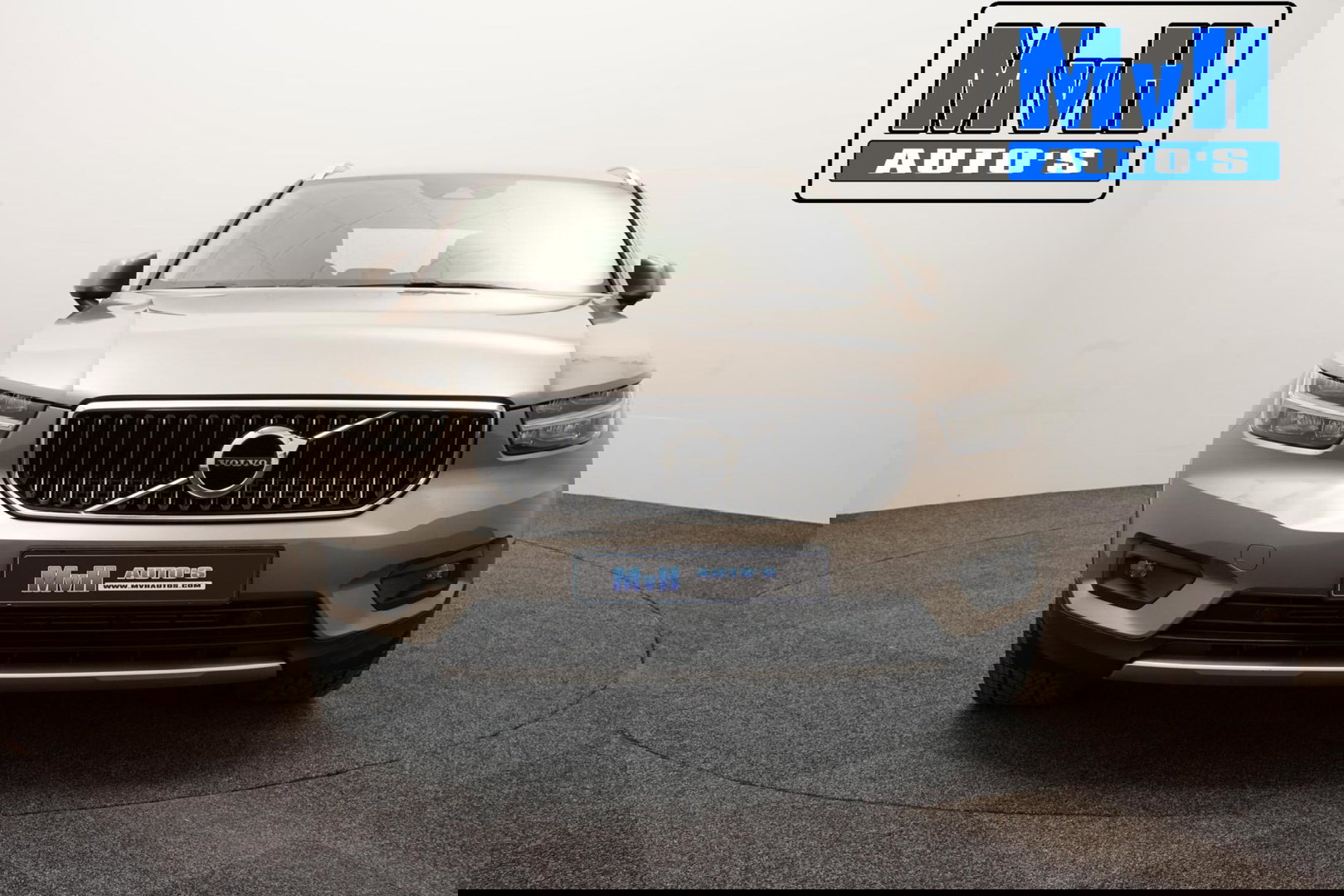 Volvo XC40 1.5 T4 Recharge Inscription Expression|TREKH|LED