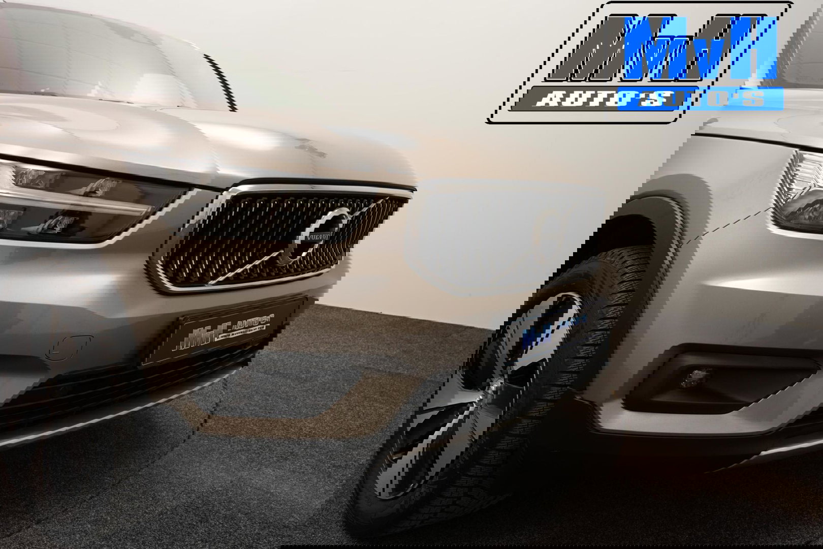 Volvo XC40 1.5 T4 Recharge Inscription Expression|TREKH|LED