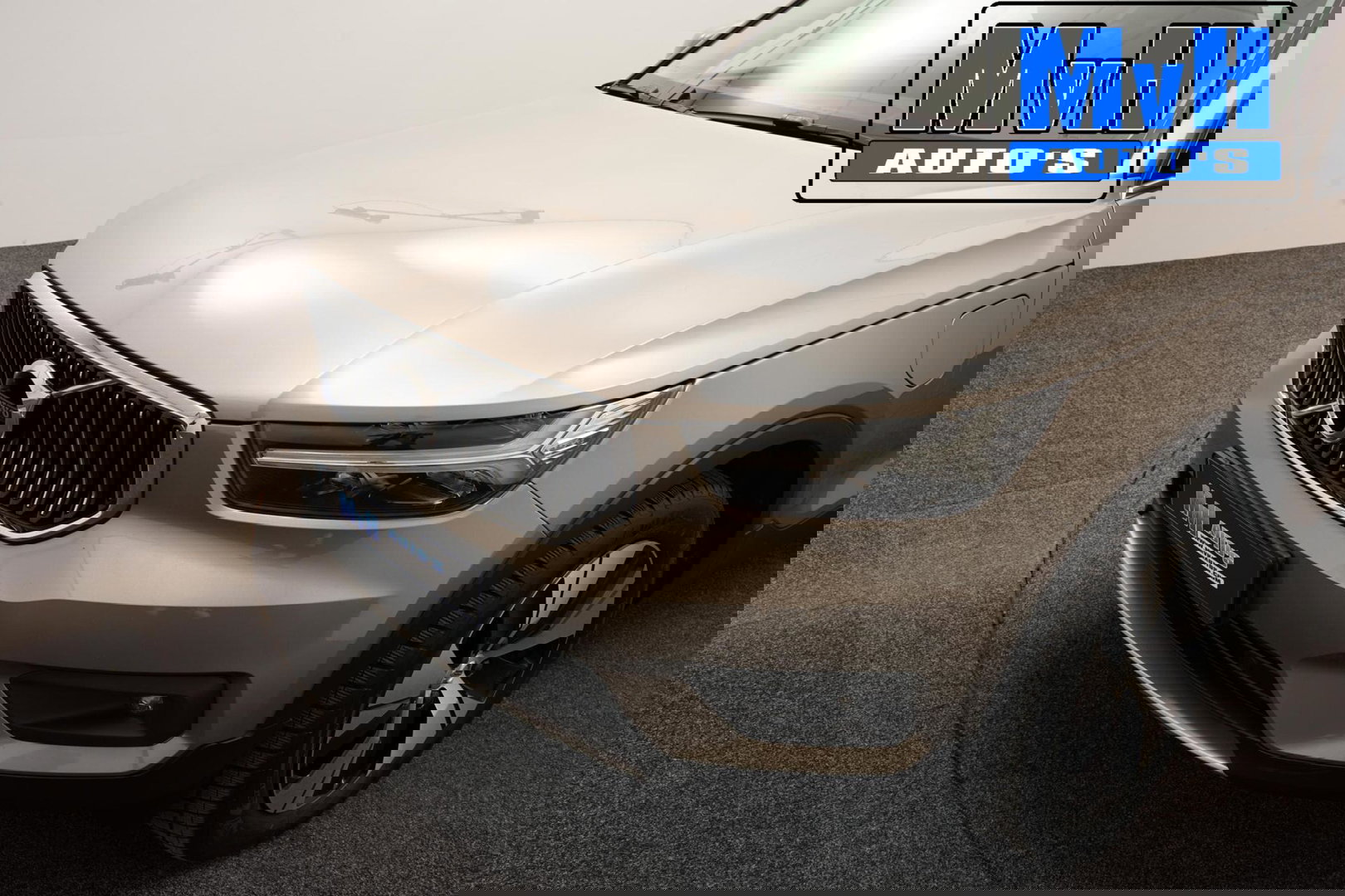 Volvo XC40 1.5 T4 Recharge Inscription Expression|TREKH|LED