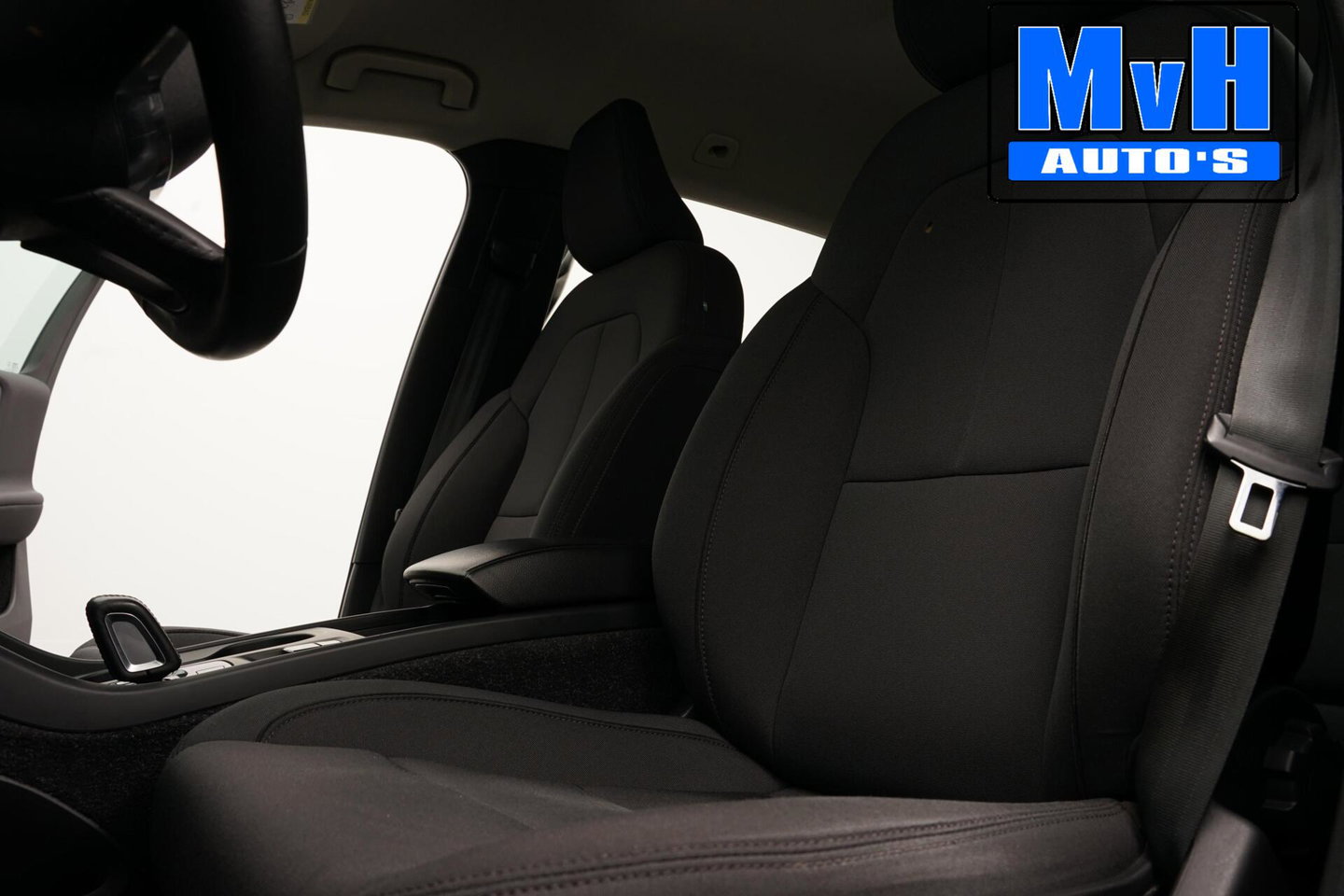 Volvo XC40 1.5 T4 Recharge Inscription Expression|TREKH|LED