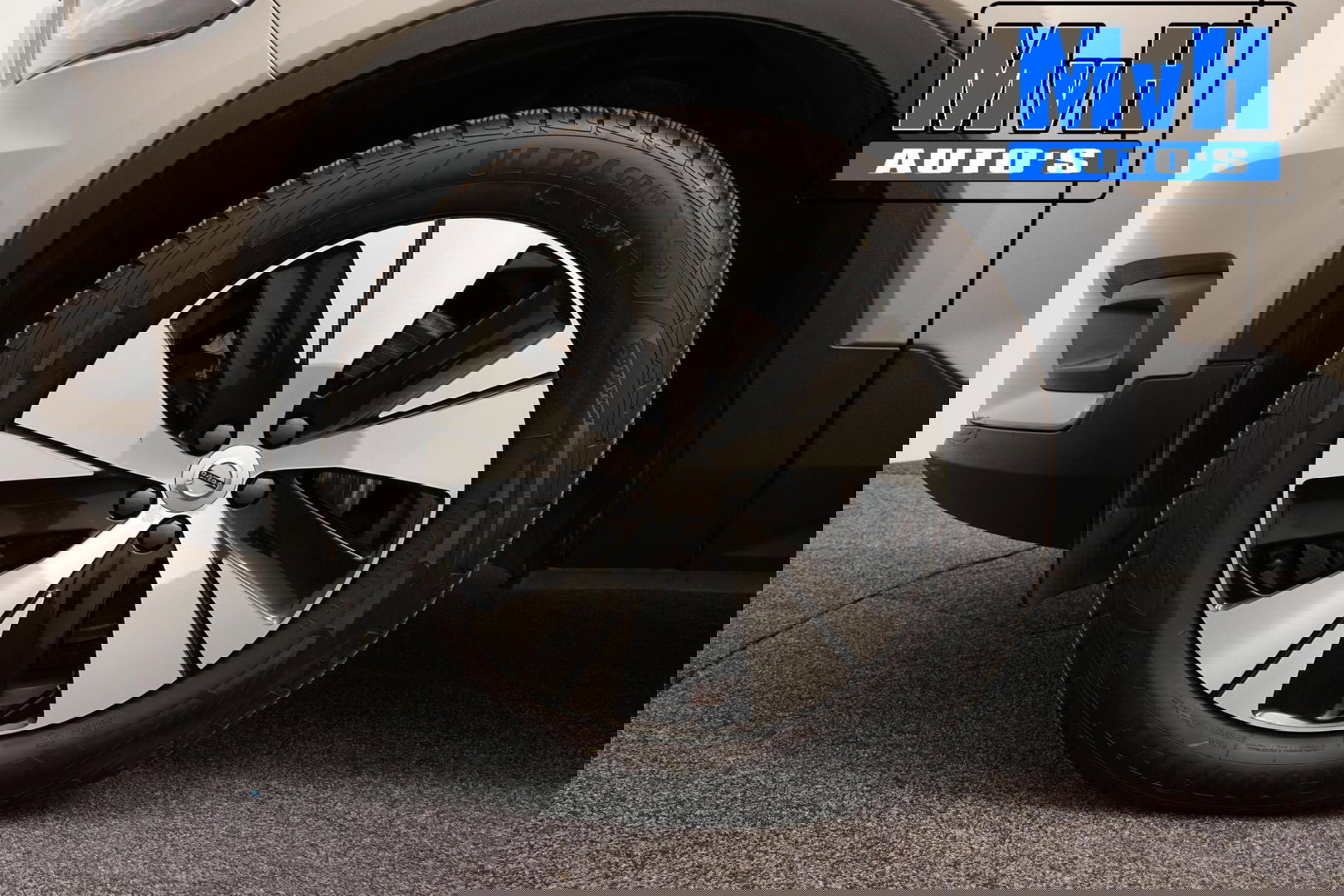 Volvo XC40 1.5 T4 Recharge Inscription Expression|TREKH|LED