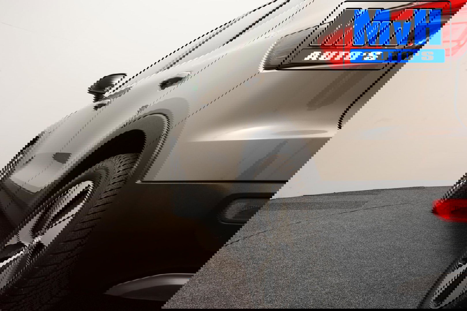 Volvo XC40 1.5 T4 Recharge Inscription Expression|TREKH|LED