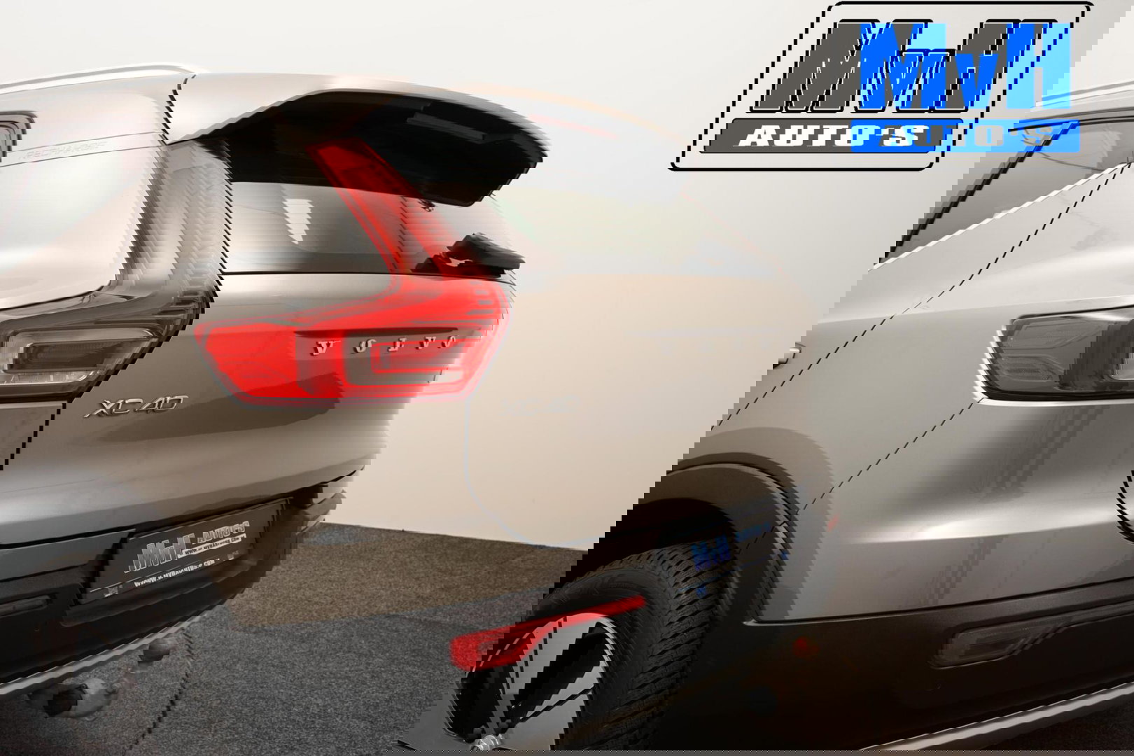 Volvo XC40 1.5 T4 Recharge Inscription Expression|TREKH|LED