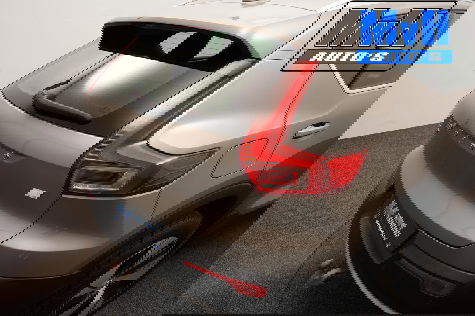 Volvo XC40 1.5 T4 Recharge Inscription Expression|TREKH|LED