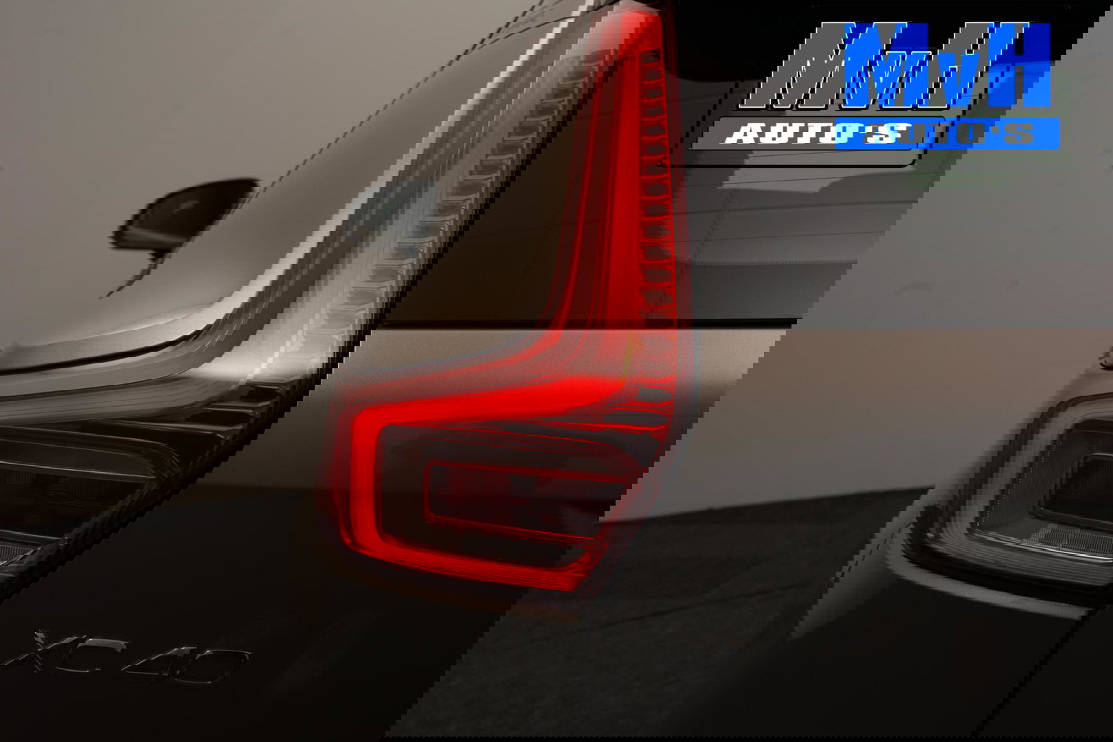 Volvo XC40 1.5 T4 Recharge Inscription Expression|TREKH|LED