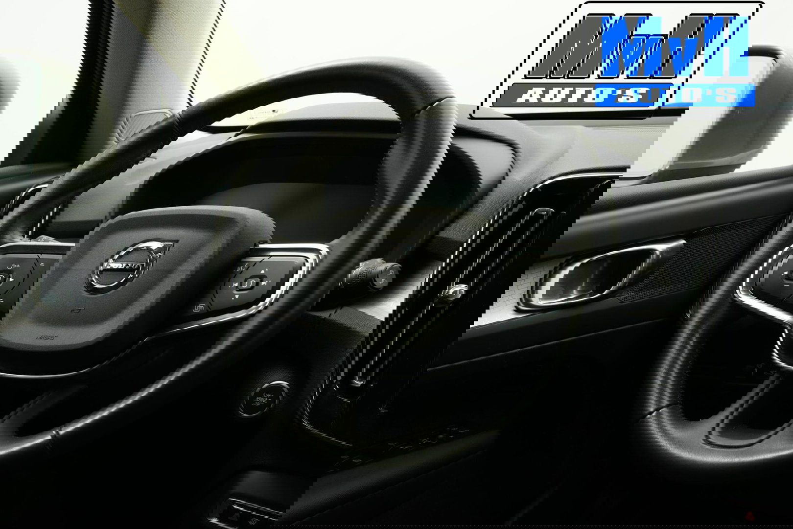 Volvo XC40 1.5 T4 Recharge Inscription Expression|TREKH|LED