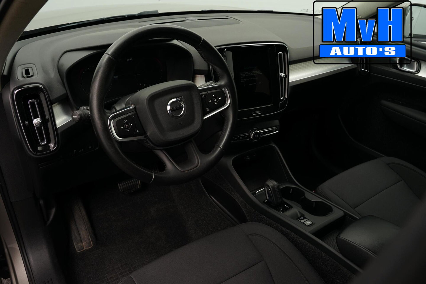 Volvo XC40 1.5 T4 Recharge Inscription Expression|TREKH|LED