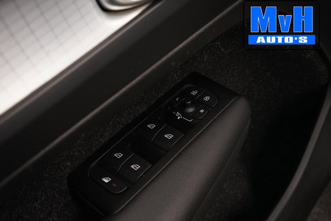 Volvo XC40 1.5 T4 Recharge Inscription Expression|TREKH|LED