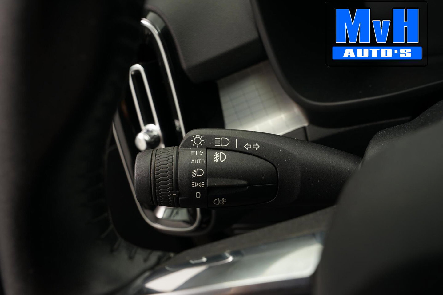 Volvo XC40 1.5 T4 Recharge Inscription Expression|TREKH|LED