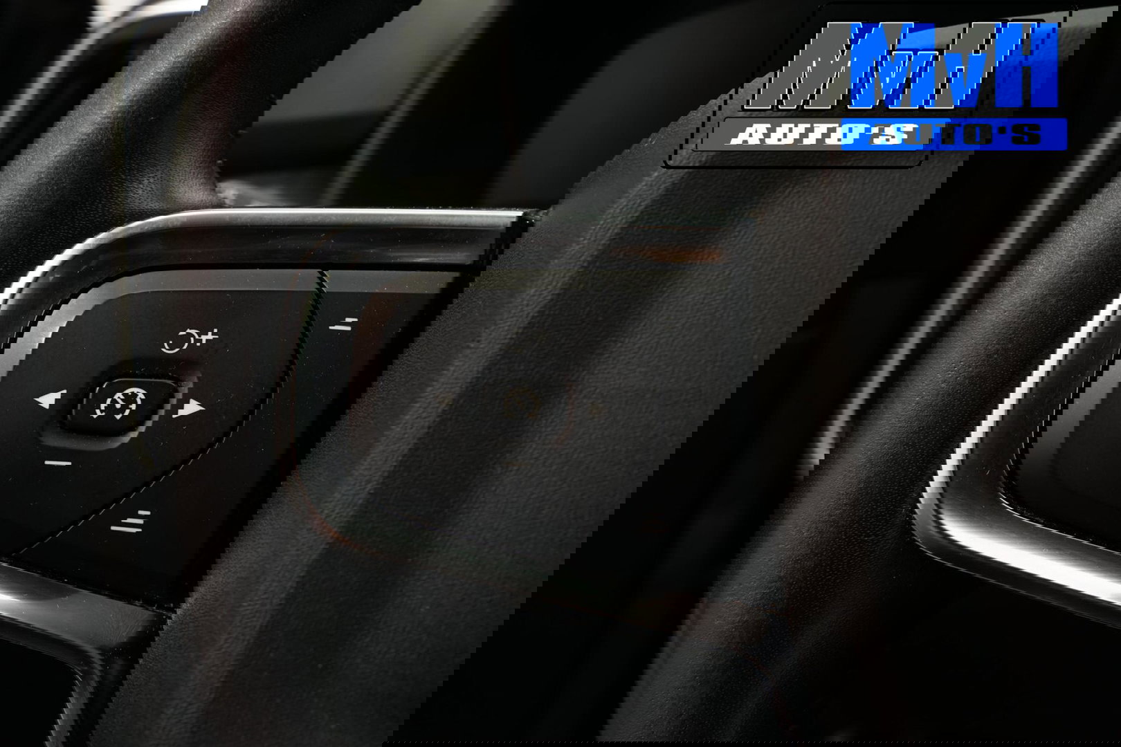 Volvo XC40 1.5 T4 Recharge Inscription Expression|TREKH|LED