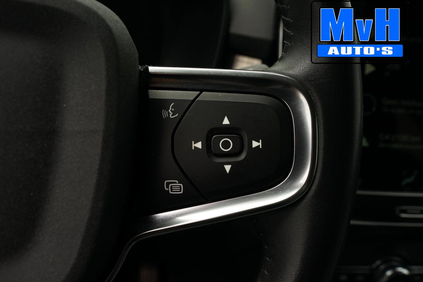 Volvo XC40 1.5 T4 Recharge Inscription Expression|TREKH|LED