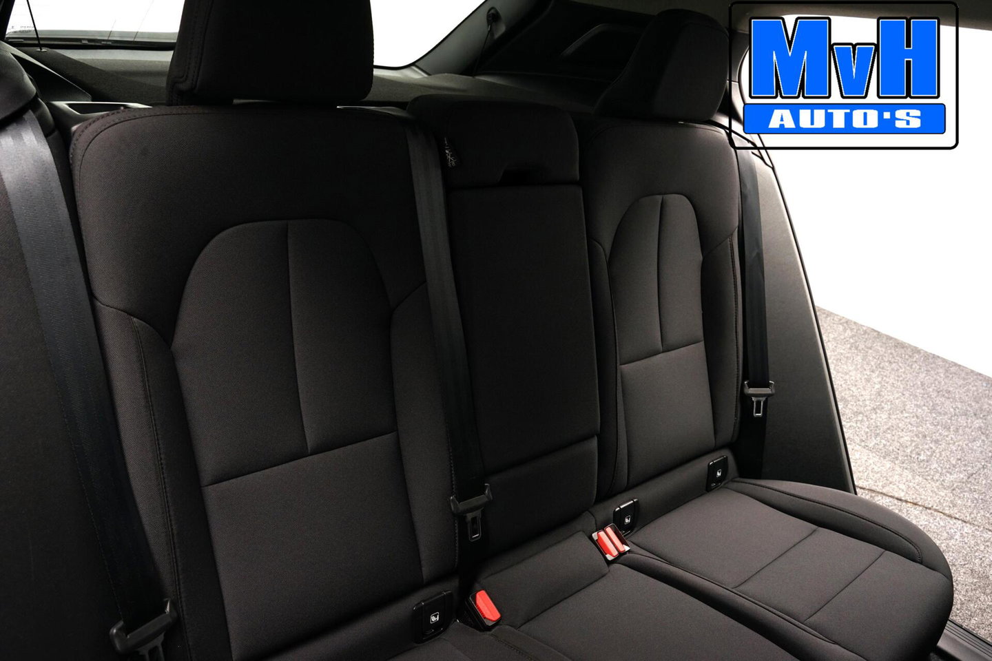 Volvo XC40 1.5 T4 Recharge Inscription Expression|TREKH|LED