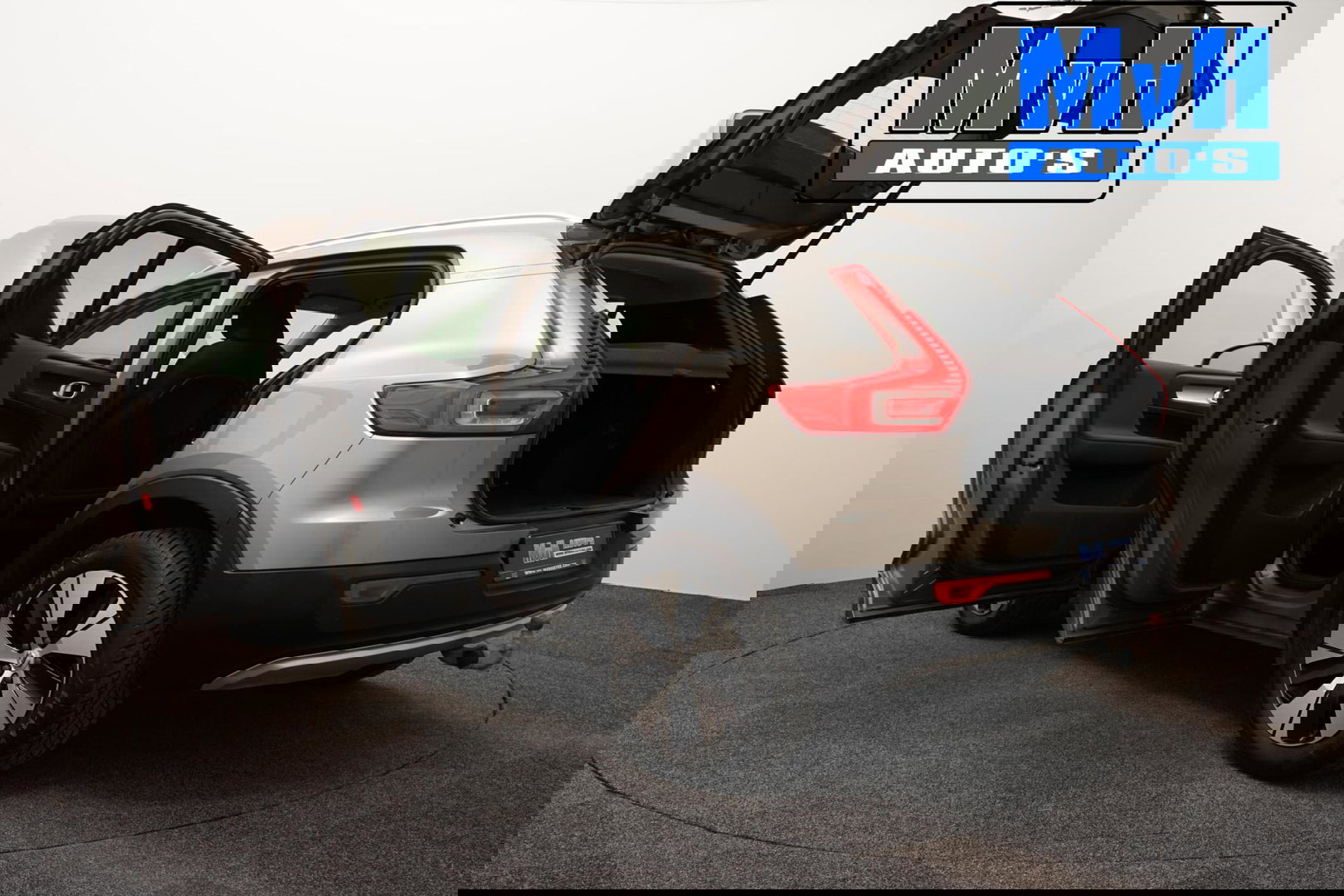 Volvo XC40 1.5 T4 Recharge Inscription Expression|TREKH|LED