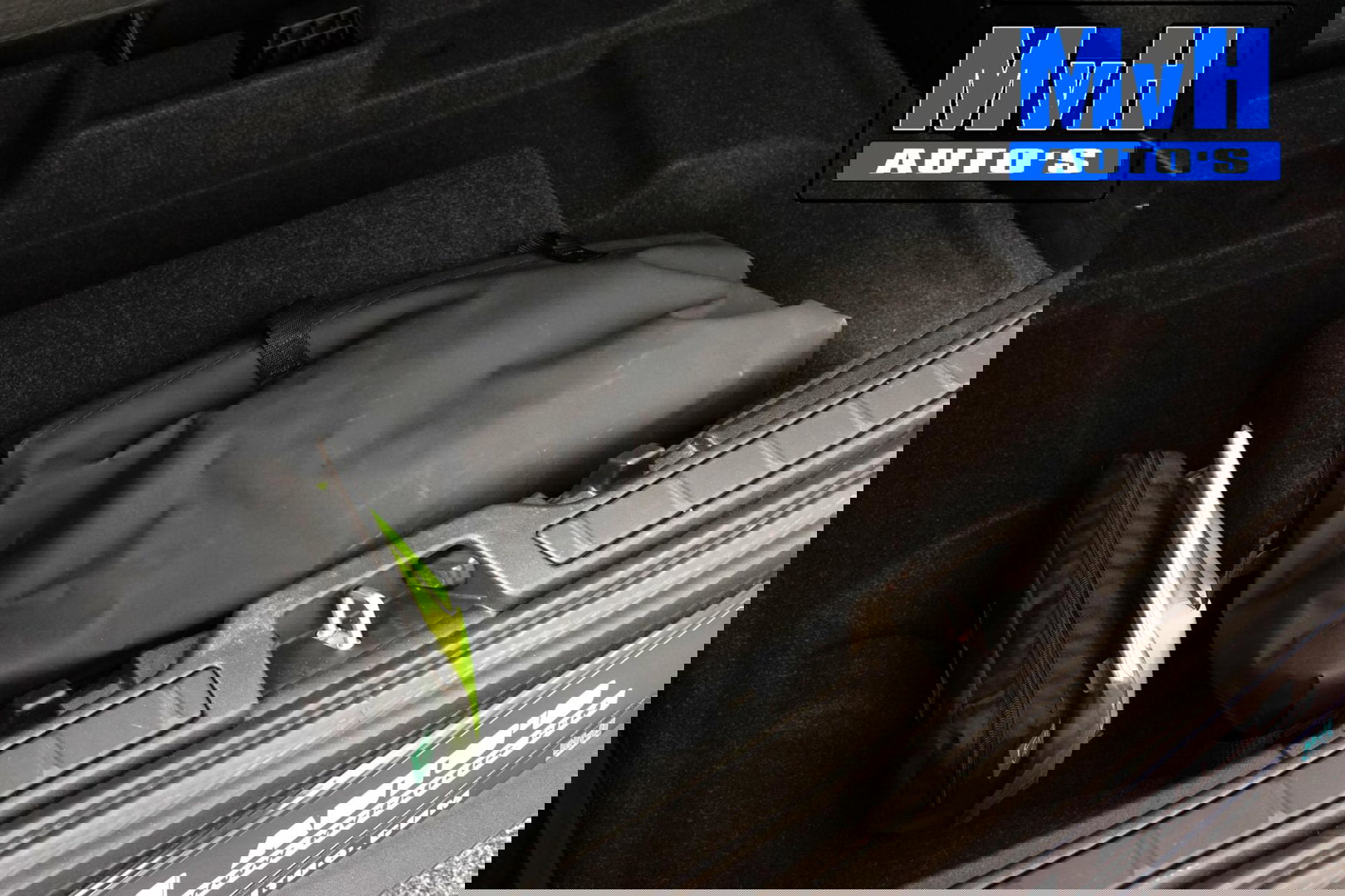 Volvo XC40 1.5 T4 Recharge Inscription Expression|TREKH|LED