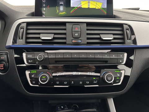 BMW 1-serie 118d Executive M-Sportpack Aut. *PANO | ADAPTIVE-CRUISE | FULL-LED | HEATED-SPORTSEATS | MEMORY-PACK | CAMERA | KEYLESS | DAB | NAVI-FULLMAP | PRIVACY-GLASS | ECC | PDC | CRUISE | 17''ALU*