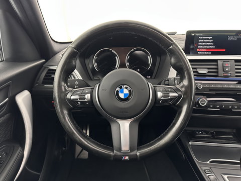 BMW 1-serie 118d Executive M-Sportpack Aut. *PANO | ADAPTIVE-CRUISE | FULL-LED | HEATED-SPORTSEATS | MEMORY-PACK | CAMERA | KEYLESS | DAB | NAVI-FULLMAP | PRIVACY-GLASS | ECC | PDC | CRUISE | 17''ALU*