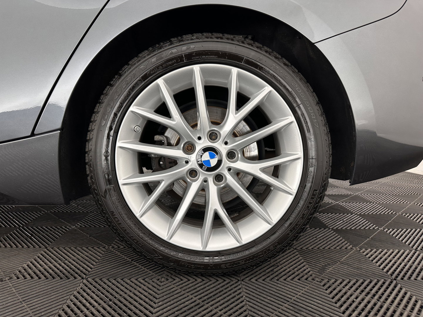 BMW 1-serie 118d Executive M-Sportpack Aut. *PANO | ADAPTIVE-CRUISE | FULL-LED | HEATED-SPORTSEATS | MEMORY-PACK | CAMERA | KEYLESS | DAB | NAVI-FULLMAP | PRIVACY-GLASS | ECC | PDC | CRUISE | 17''ALU*