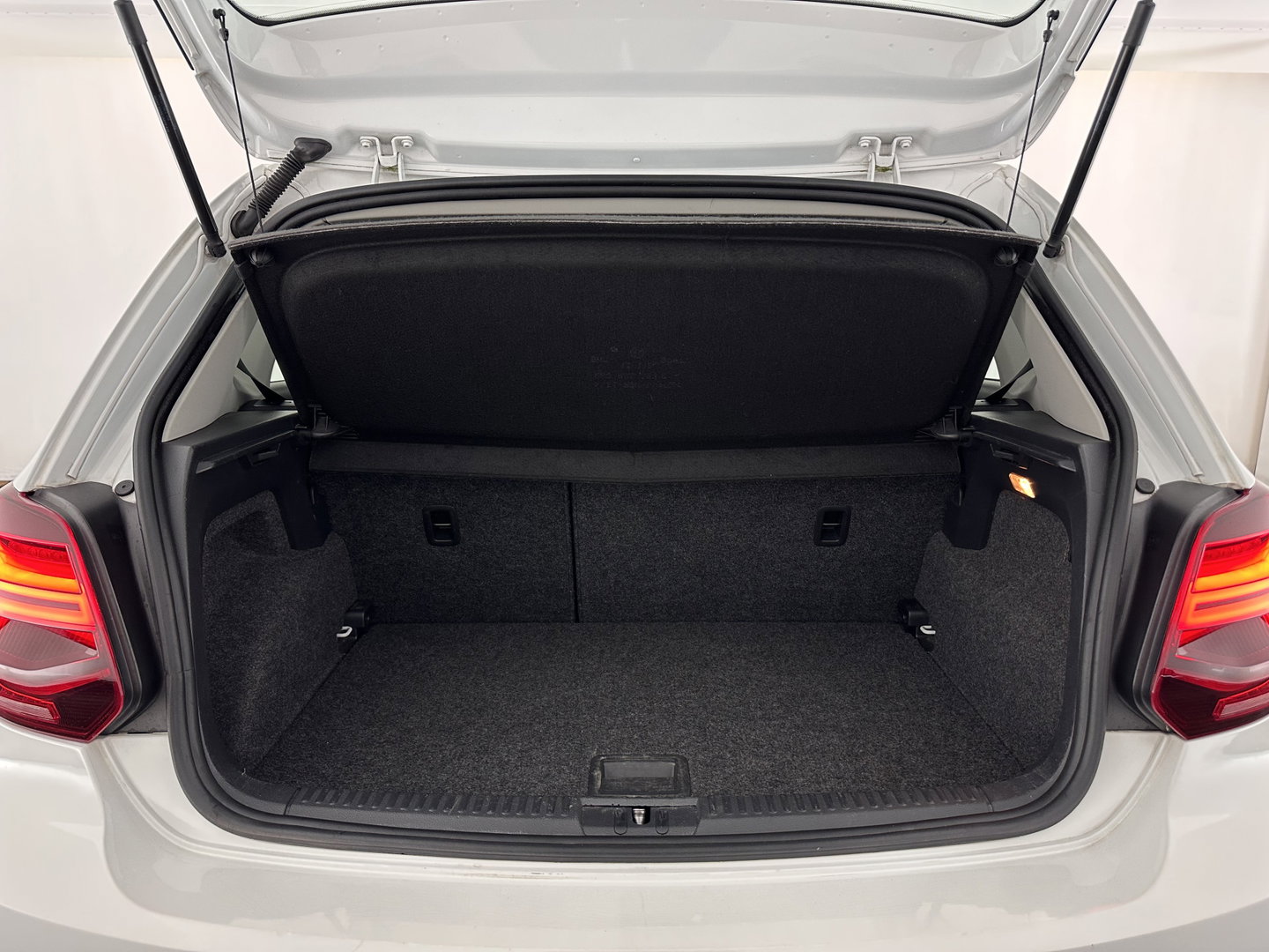 Volkswagen Polo 1.4 TDI Comfortline Aut. *AIRCO | CRUISE | PDC | COMFORTSEATS | 15''ALU*